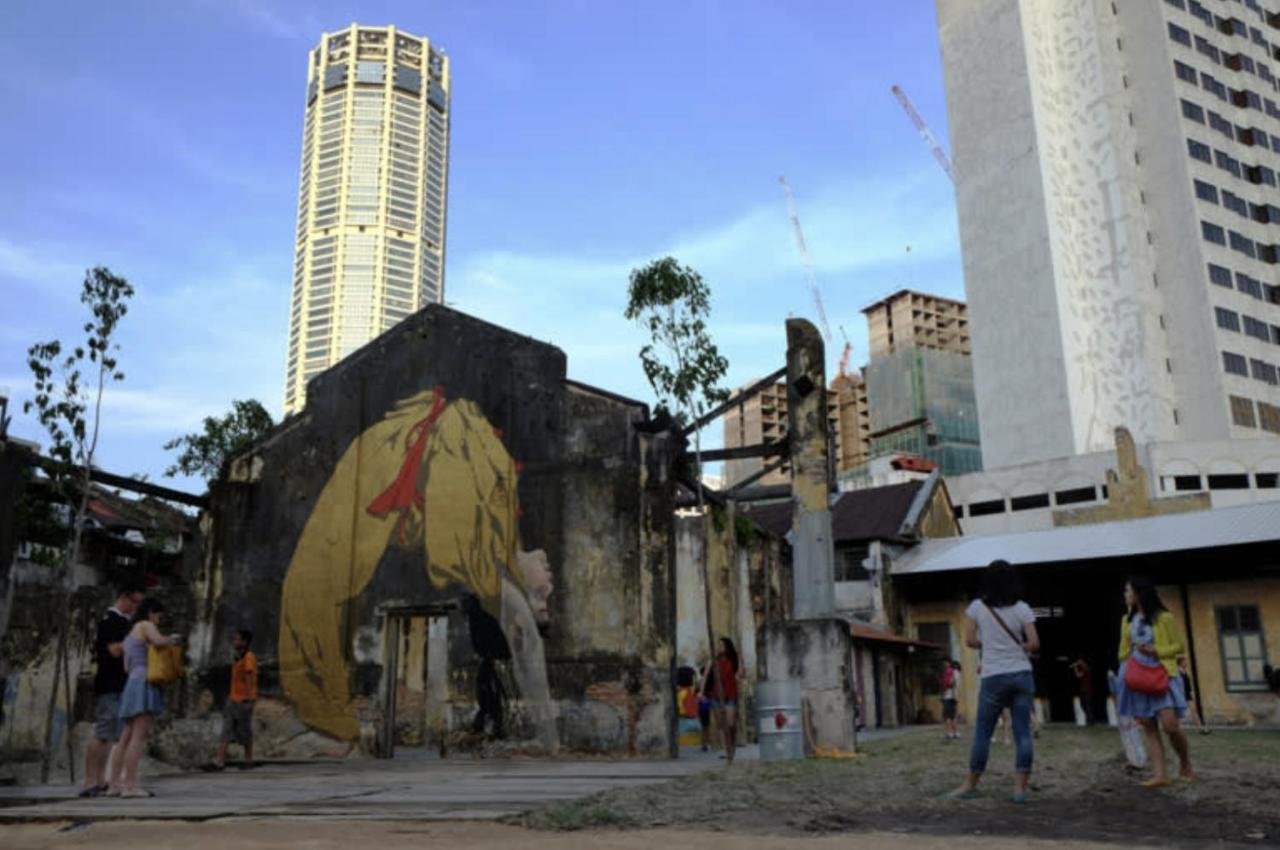 The Landmark Condo, By Sanguine George Town Exteriör bild