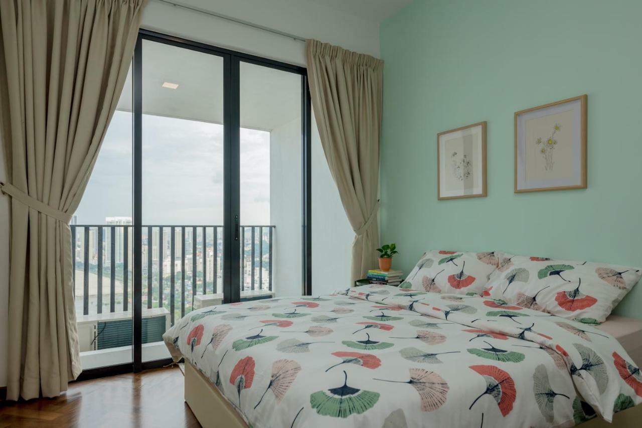 The Landmark Condo, By Sanguine George Town Exteriör bild